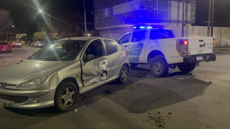 Chocaron un auto y una camioneta en San Vicente